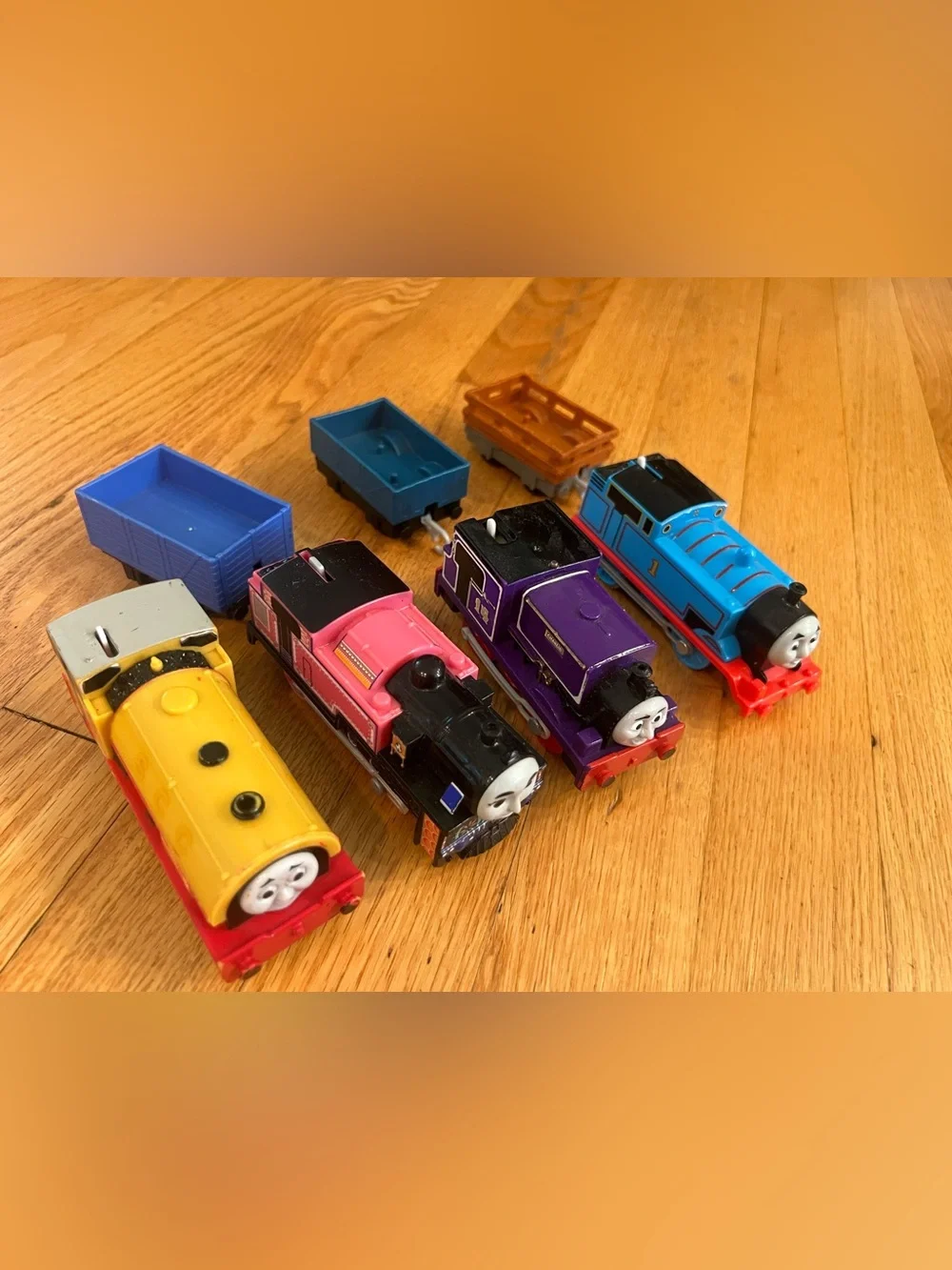 Thomas, Ashima Hyperglow, Ben, Charlie, trackmaster train